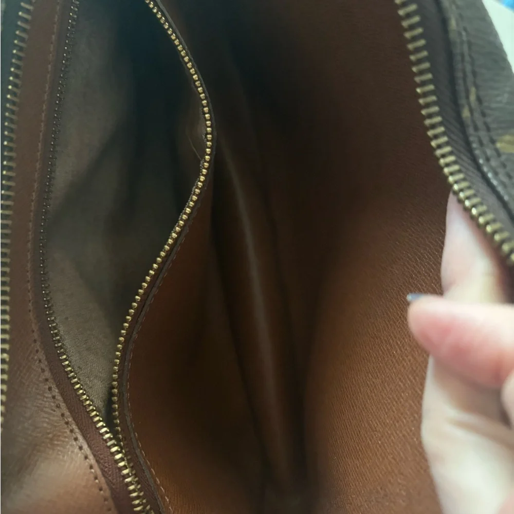 Louis Vuitton Marly Dragonne Vintage Wristlet Monogram Clutch
